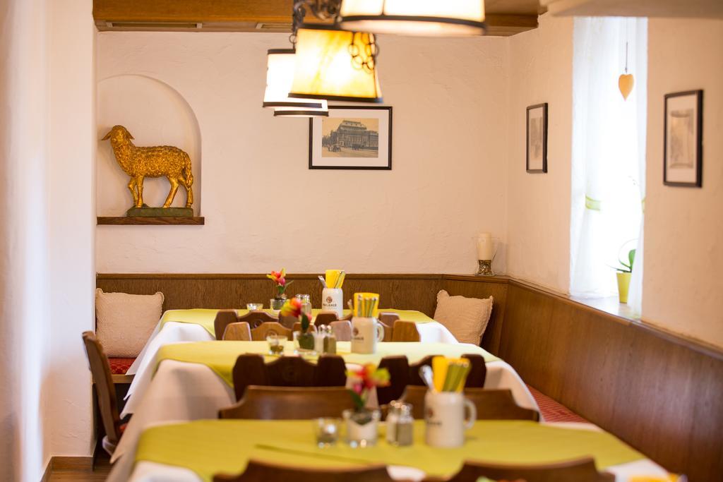 ホテルGasthof Zum Lamm ガルミッシュ・パルテンキルヒェン エクステリア 写真